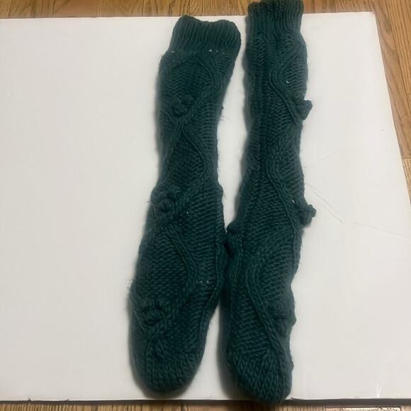 NWOT CABIN POM POM‎ TALL CABLE THERMAL GREEN SOCKS - Picture 2 of 5
